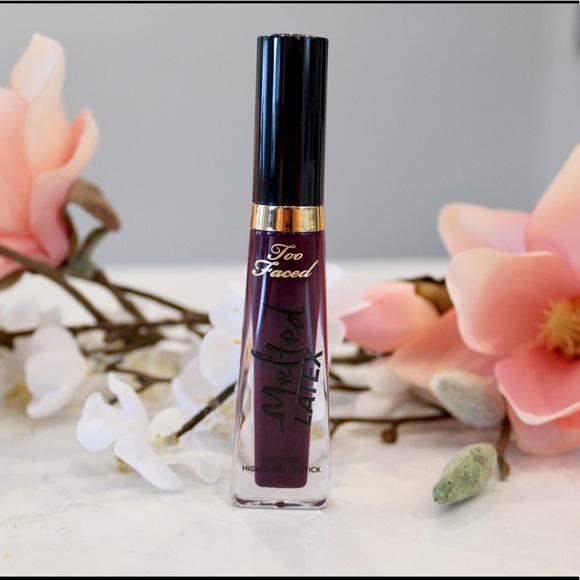 TooFaced Melted Latex Lipstick in Can’t Touch This - Picture 4 of 8